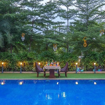 Jalashray Resort Nadiad Экстерьер фото