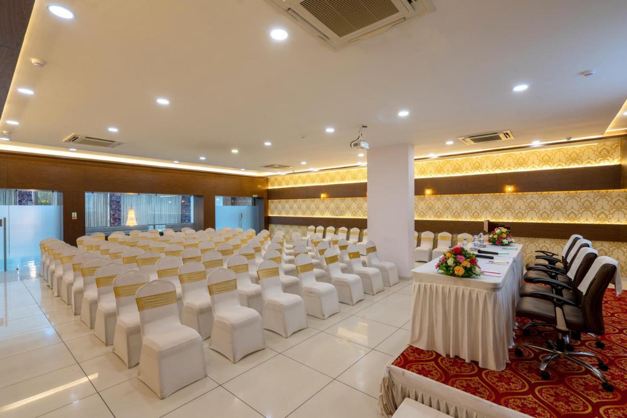 Jalashray Resort Nadiad Экстерьер фото