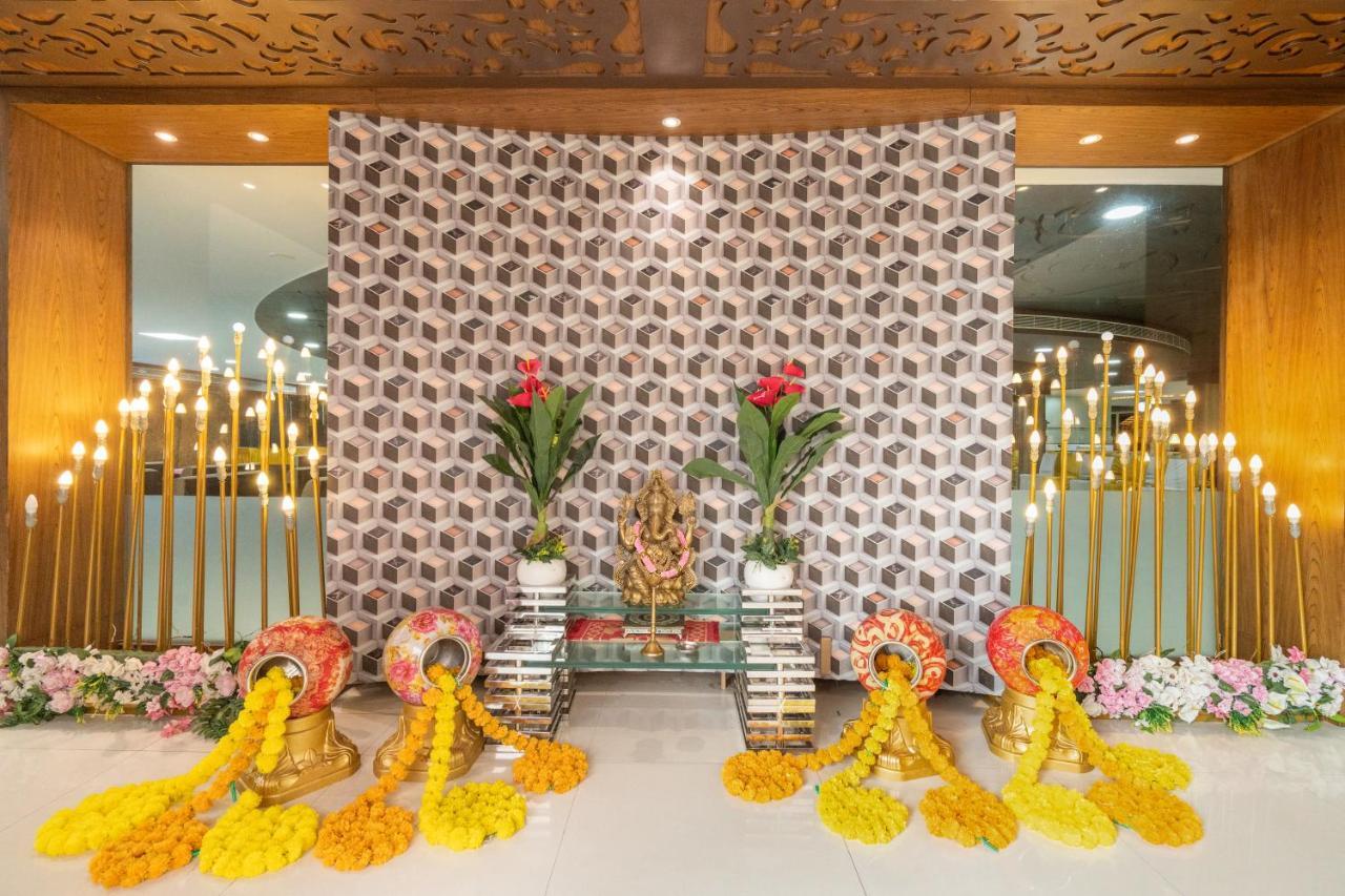 Jalashray Resort Nadiad Экстерьер фото
