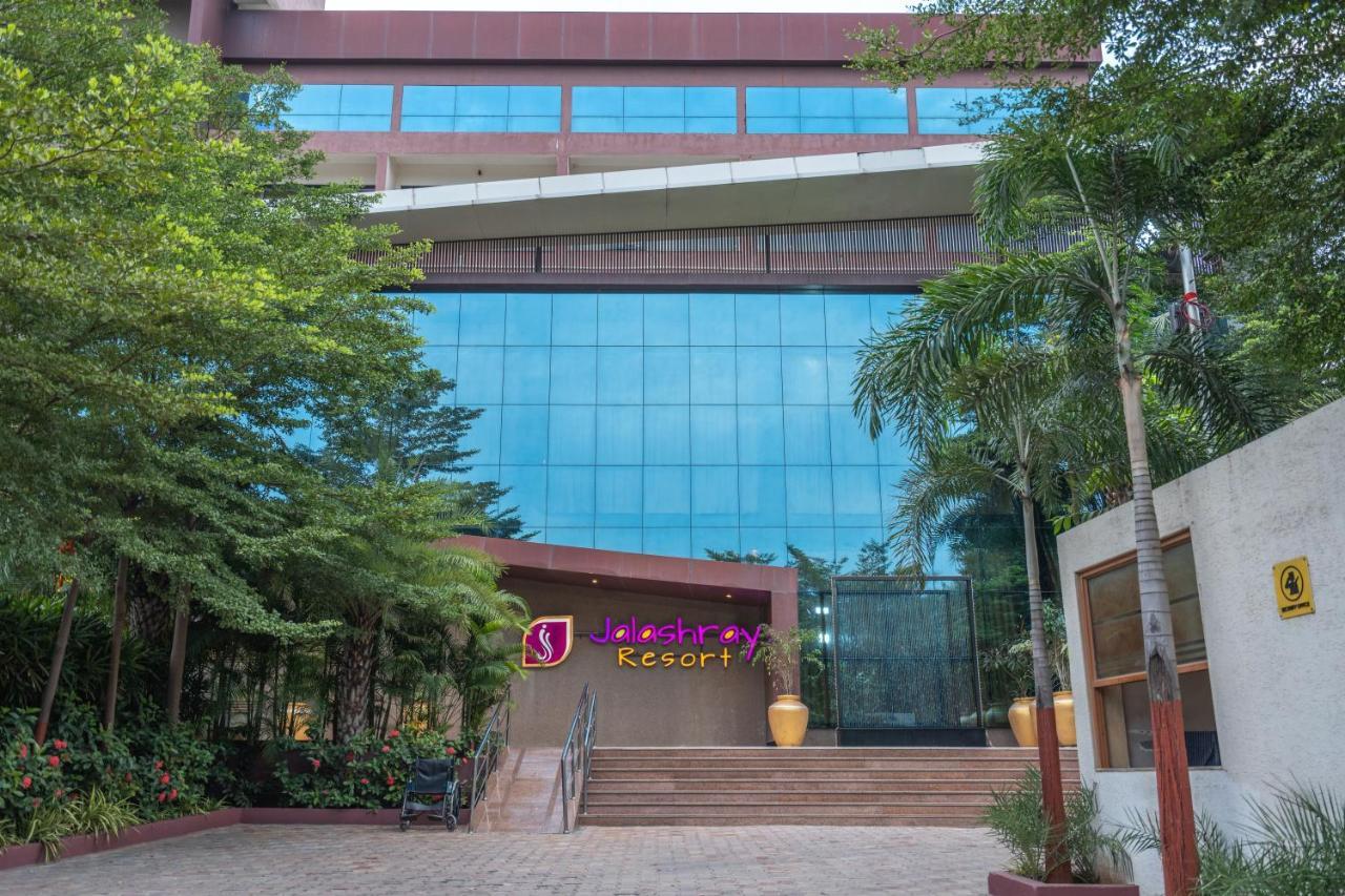 Jalashray Resort Nadiad Экстерьер фото