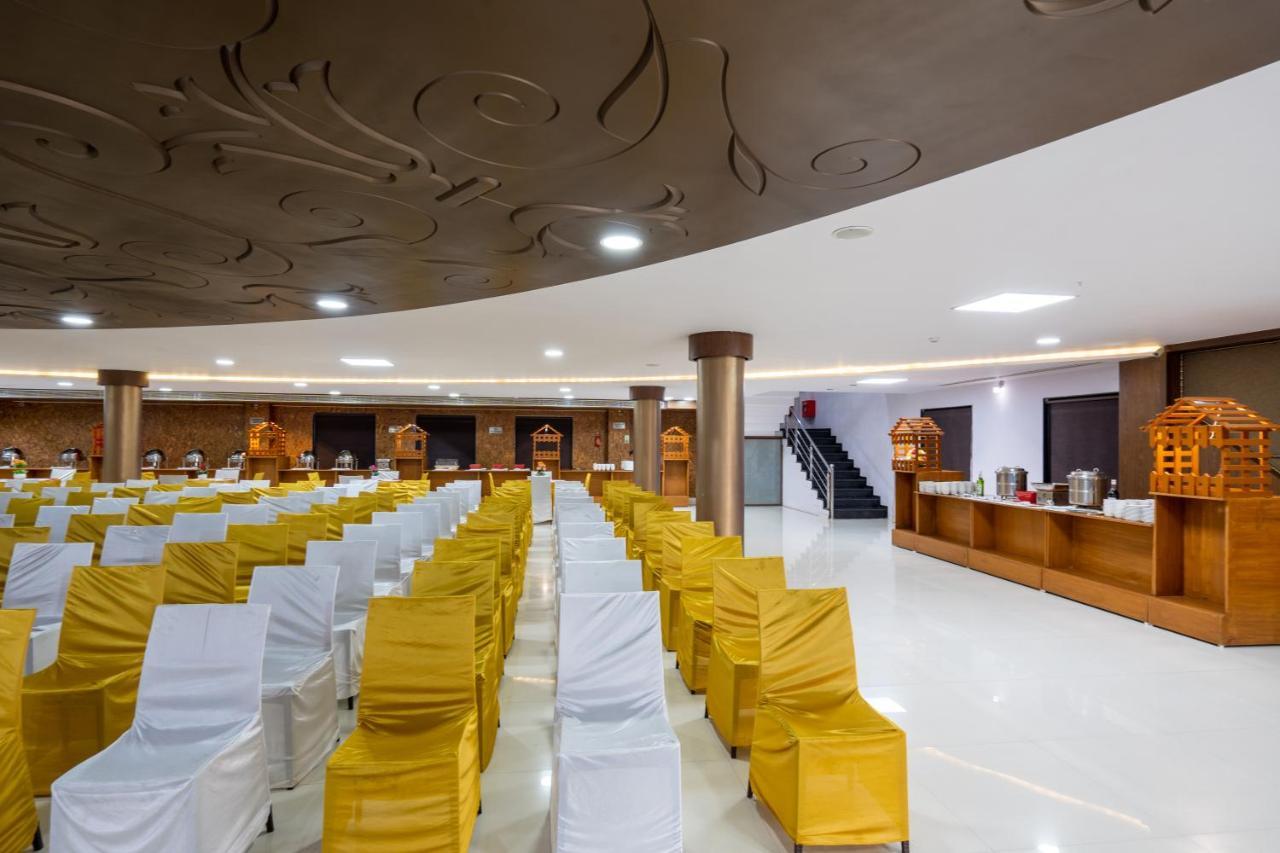 Jalashray Resort Nadiad Экстерьер фото