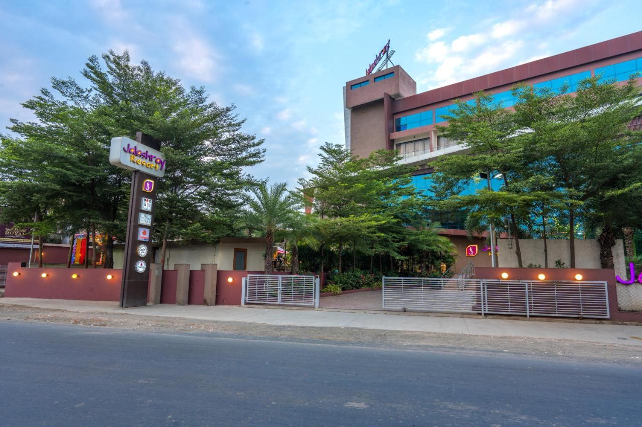Jalashray Resort Nadiad Экстерьер фото