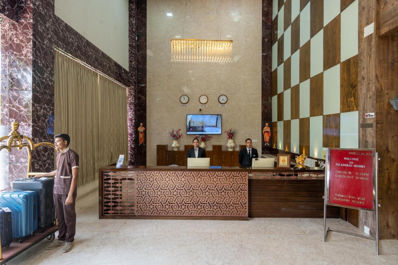 Jalashray Resort Nadiad Экстерьер фото
