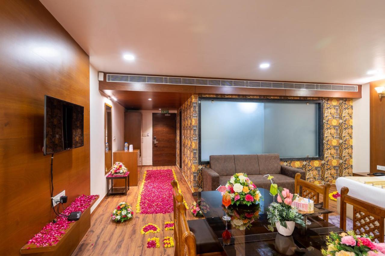 Jalashray Resort Nadiad Экстерьер фото