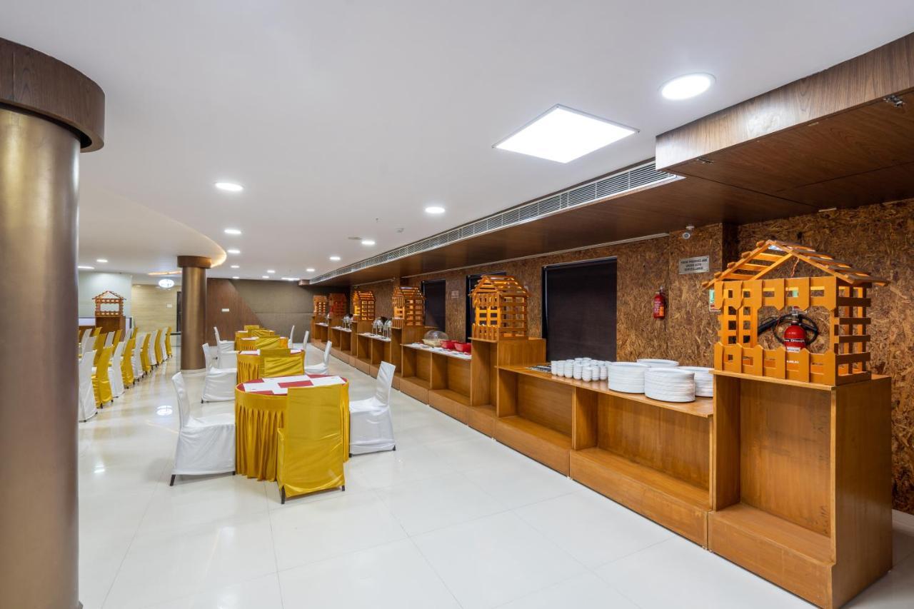 Jalashray Resort Nadiad Экстерьер фото