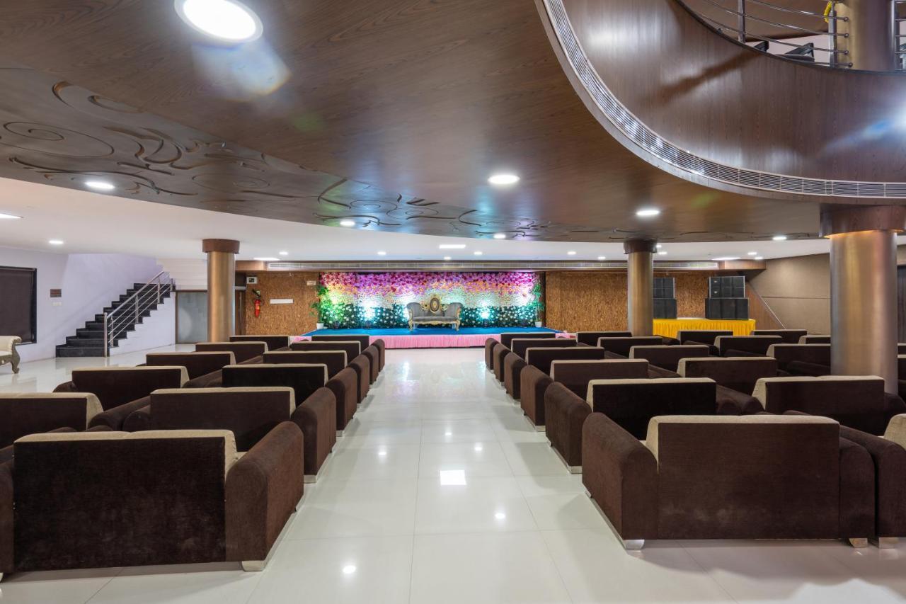 Jalashray Resort Nadiad Экстерьер фото