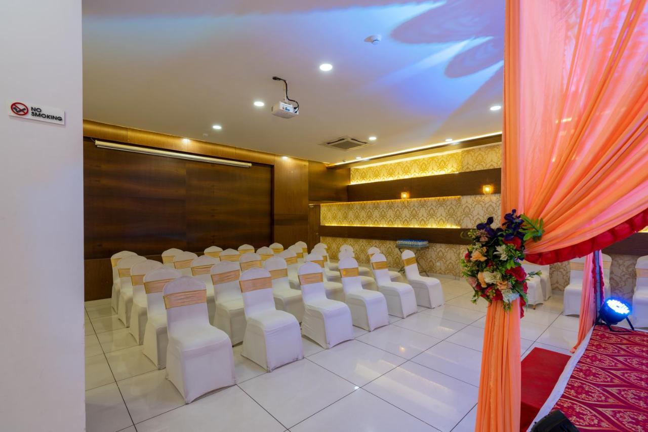 Jalashray Resort Nadiad Экстерьер фото
