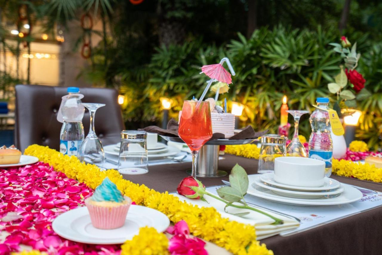 Jalashray Resort Nadiad Экстерьер фото