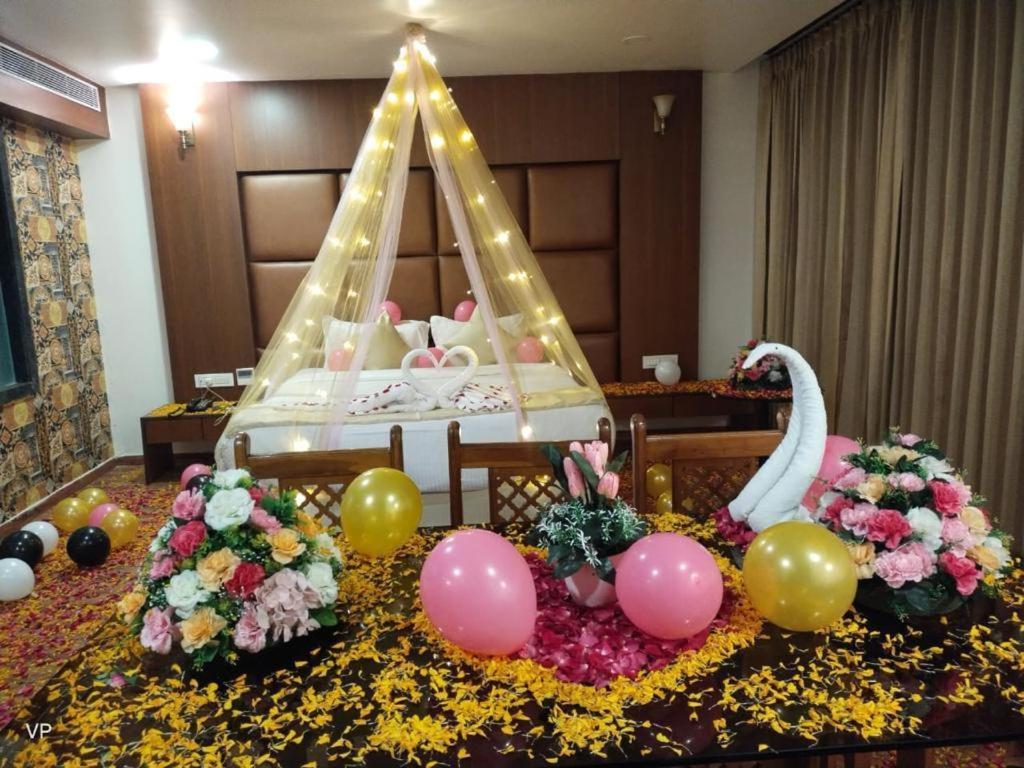 Jalashray Resort Nadiad Экстерьер фото