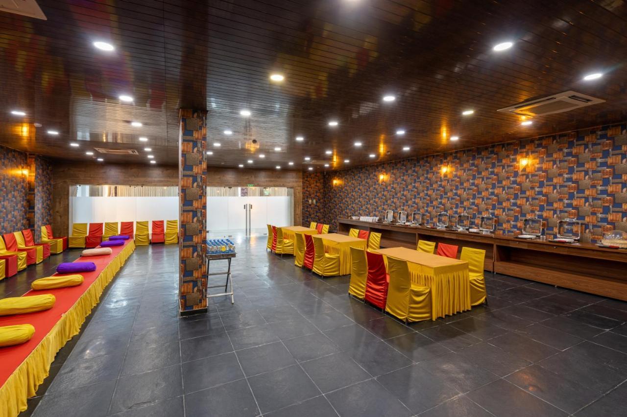 Jalashray Resort Nadiad Экстерьер фото
