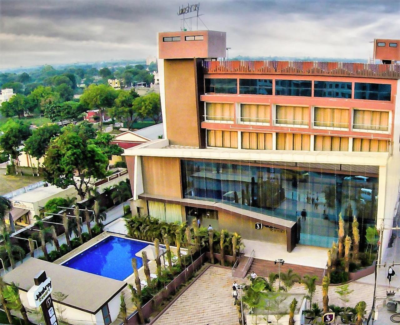 Jalashray Resort Nadiad Экстерьер фото