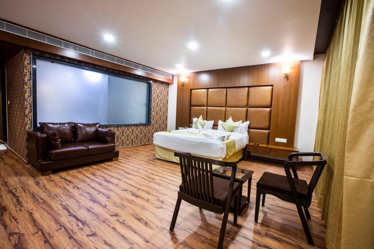 Jalashray Resort Nadiad Экстерьер фото